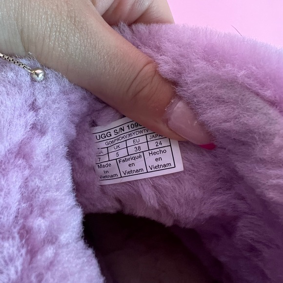 ❌SOLD❌ UGG Mini Quilted Fluff Purple Boots - Picture 9 of 10